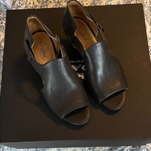 Natural Soul Black Open-Toe Mules